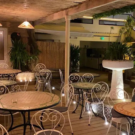 Boutique Quai D'azur Hotel *