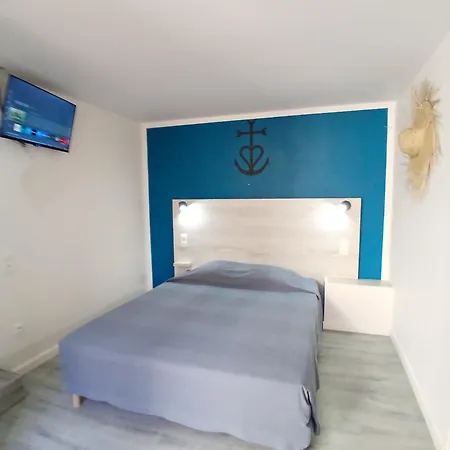 Quai D'azur Hotel 2*