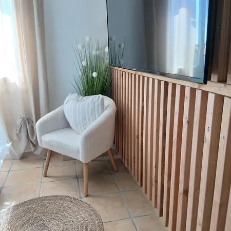 Отель Quai D'azur Ле-Гро-дю-Руа